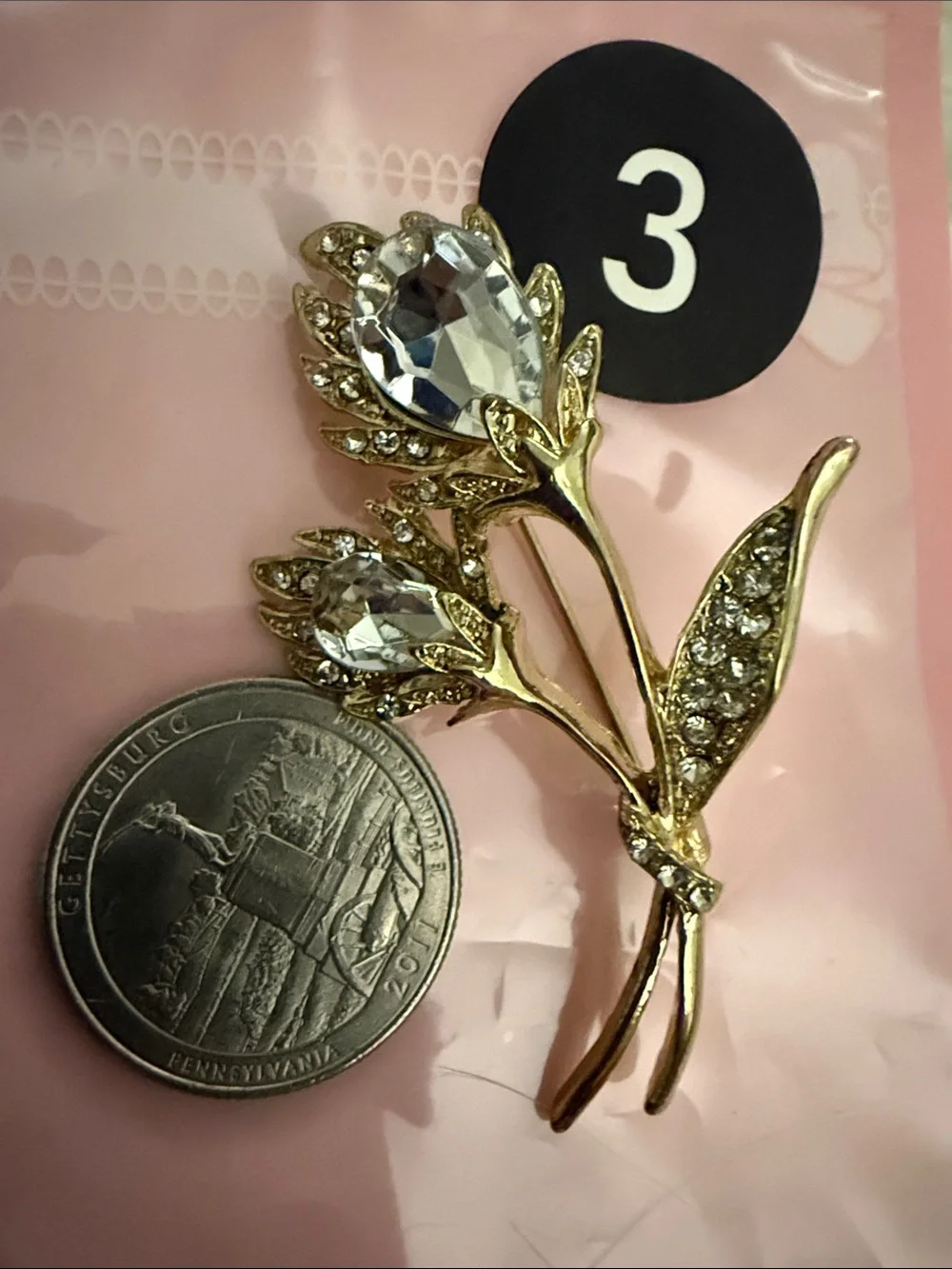 N/A brooch bundle